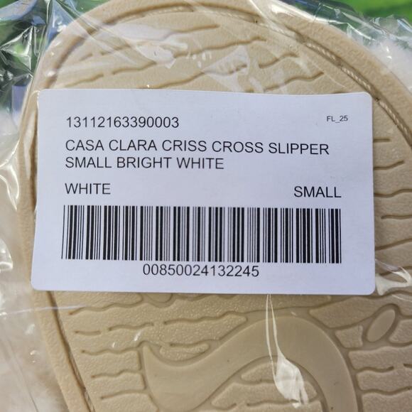 NWT Casa Clara Ava White Criss Cross Faux Fur Slipper size Small (36-37) - Picture 5 of 9